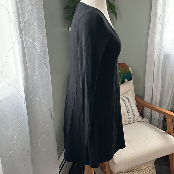 Express • Black V Neck Long Sleeve Dress - Picture 3 of 9